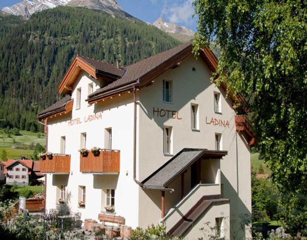 Hotel Ladina Bergün Exterior foto